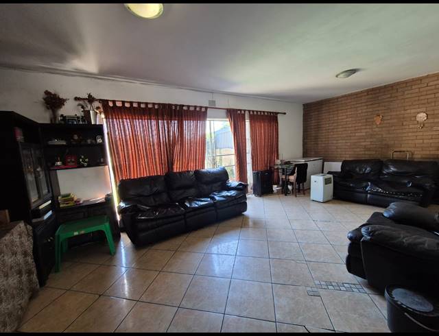 3 BEDROOM TOWNHOUSE FOR SALE IN VANDERBIJLPARK SE 1
